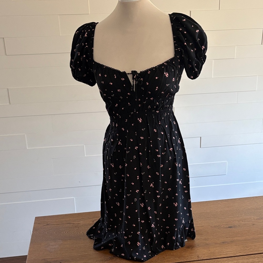 XS/PP Cotton On Pink Roses on Black Puff Sleeve Dress